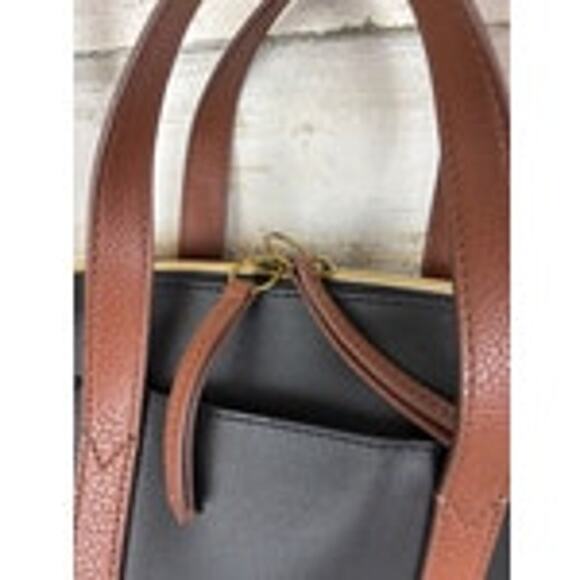 Fossil Women’s Black Tan Sydney Vegan Leather Top Zip Handle Crossbody Bag NEW - Picture 10 of 10